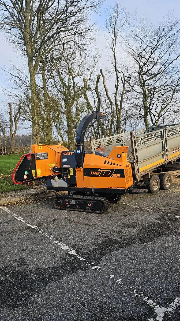 Landwise tracked woodchipper and tipper trailer on site in Aberdeenshire